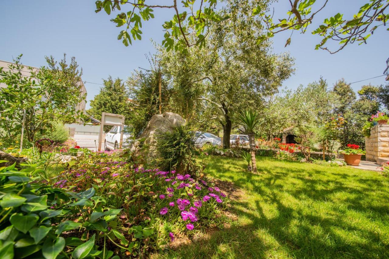 Apartments And Rooms By The Sea Vrsi - Mulo, Zadar - 5848 Екстериор снимка