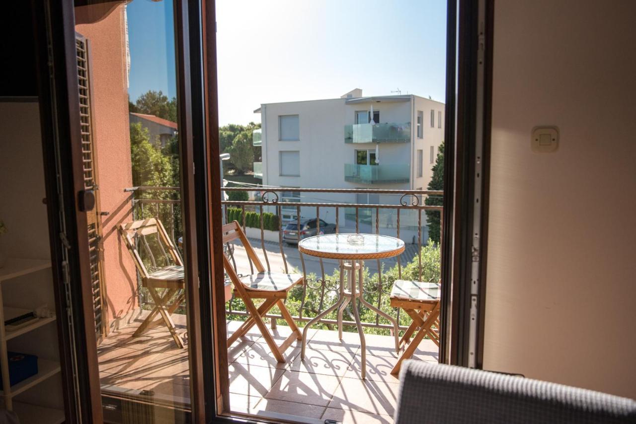 Apartments And Rooms By The Sea Vrsi - Mulo, Zadar - 5848 Екстериор снимка